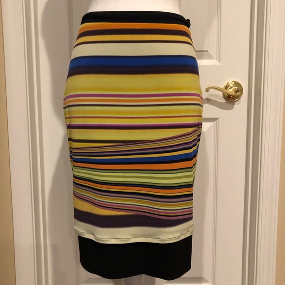 Eva Varro Skirt Set - Picture 6 of 7